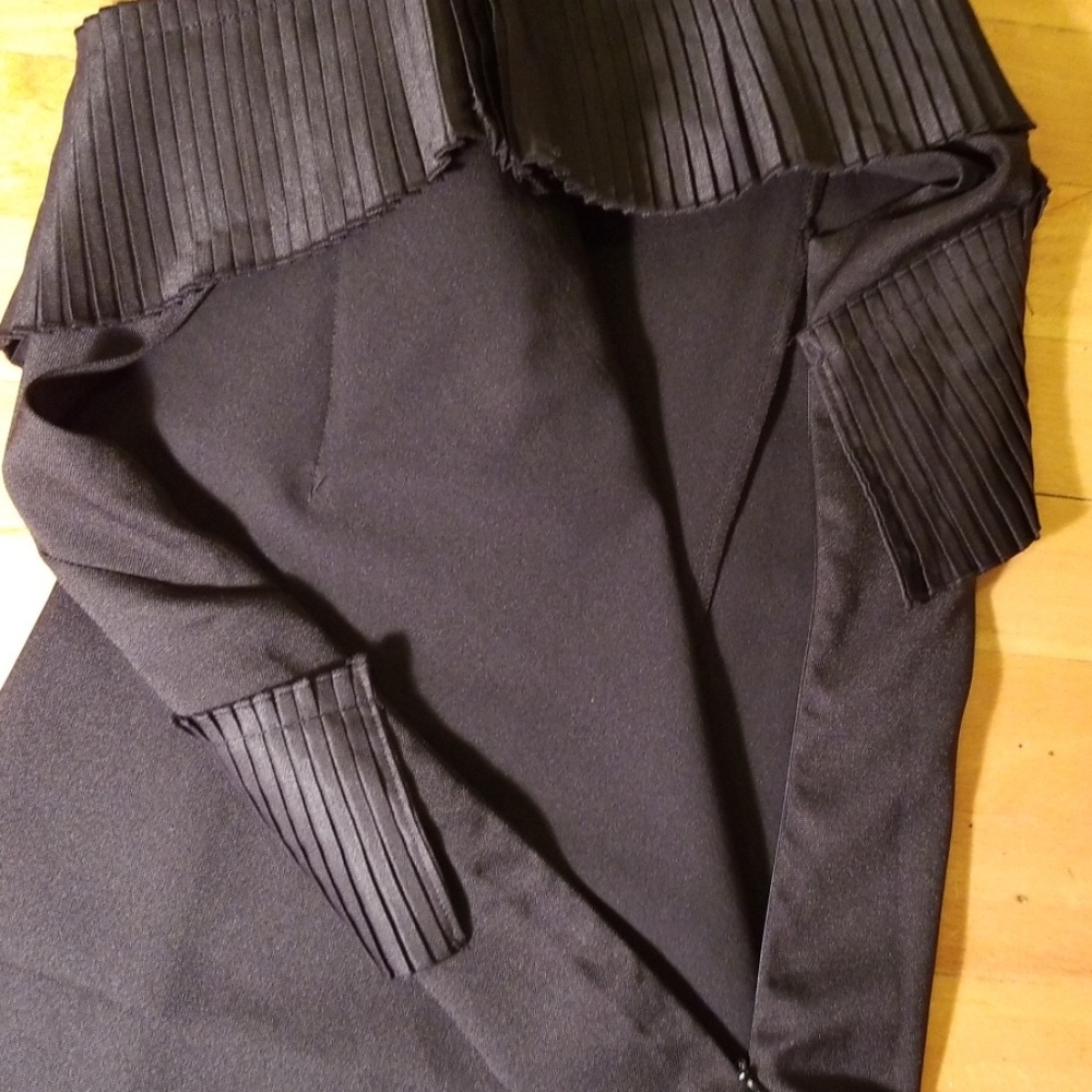 English Factory black ruffled mini dress XSmall - Picture 4 of 8